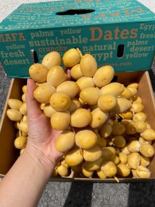 Cửa hàng bán chà là tươi tại TPHCM