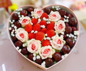 hộp quà trái tym