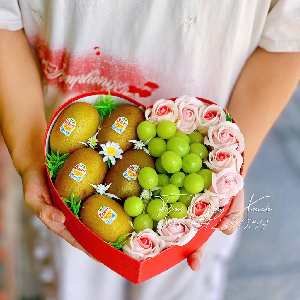 Hộp quà trái cây và hoa