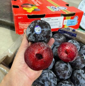 Mận Chile ruột đỏ nhập khẩu